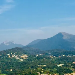 Lakes&hills , Erba Italie